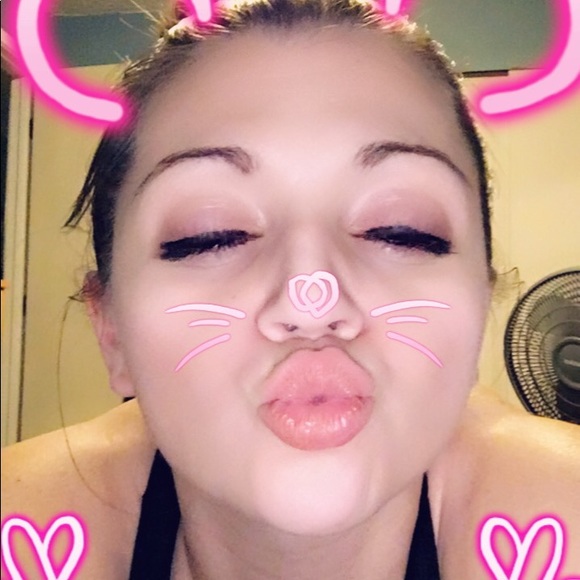 Meet your Posher, Ashley - Picture 1 of 1